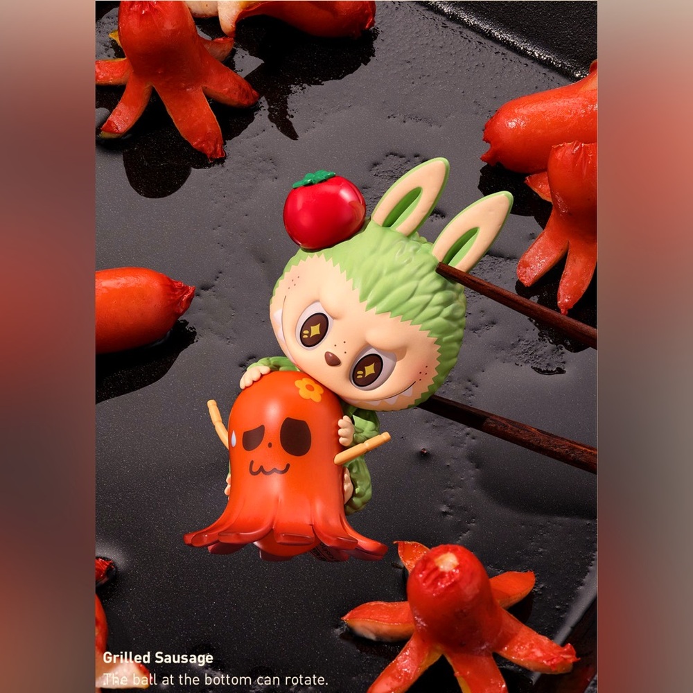 ♡ SAUSAGE ♡ NIB-THE MONSTERS Wacky Mark Series Figurines